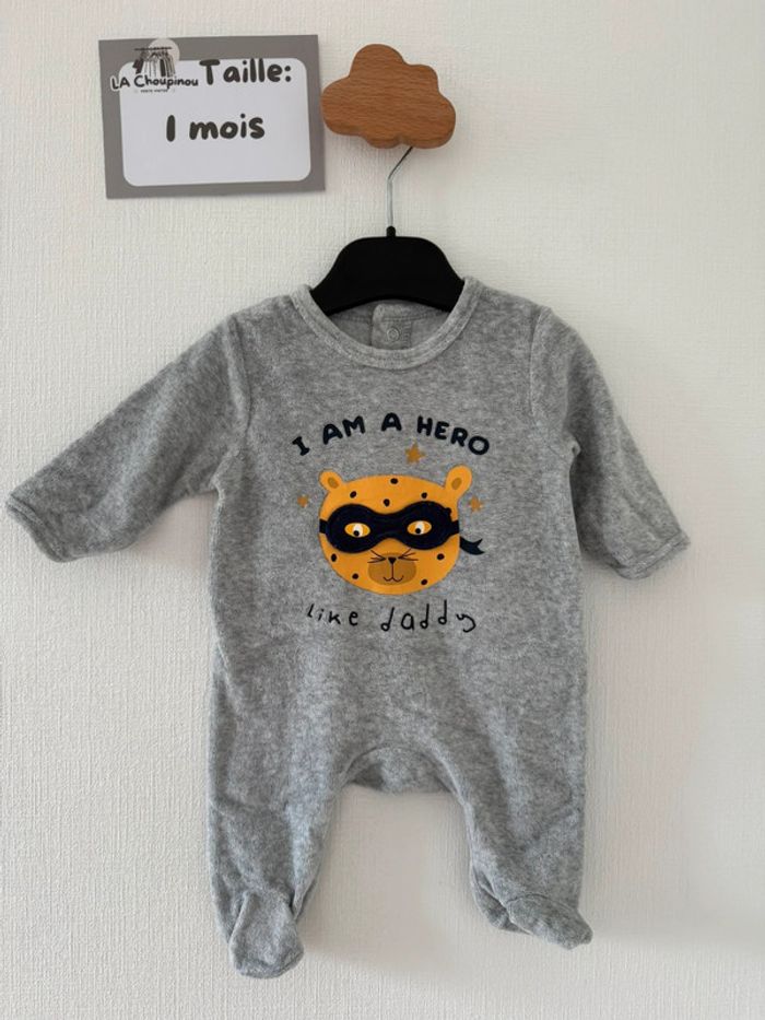Pyjama / dors bien / grenouillère - taille 1 mois 🌼