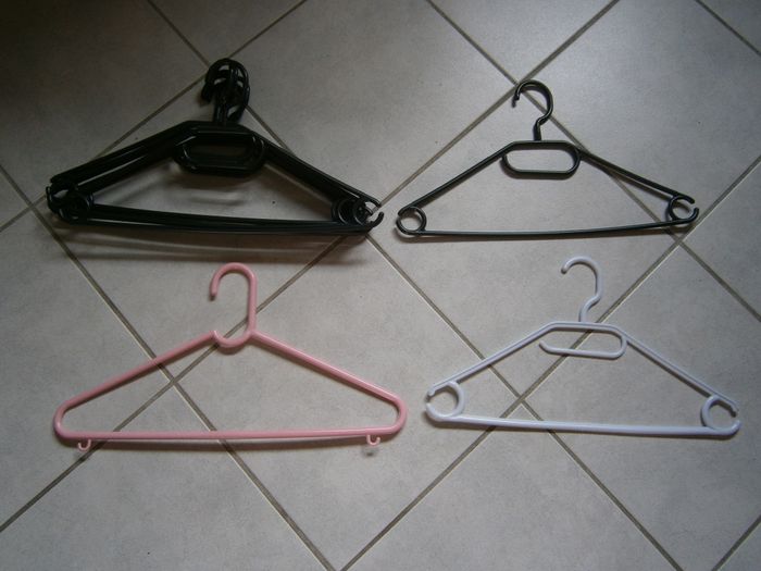Lot de 10 cintres en plastique