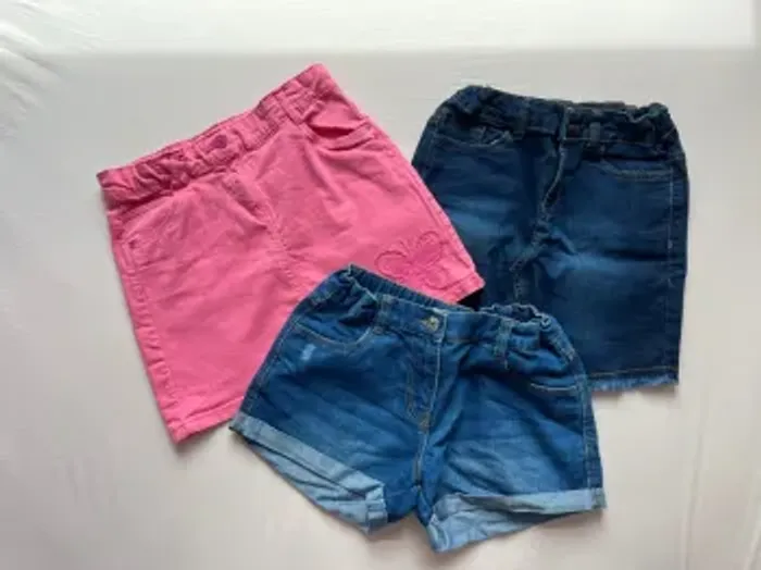 Lot fille 12 ans – Jupes & short en très bon état