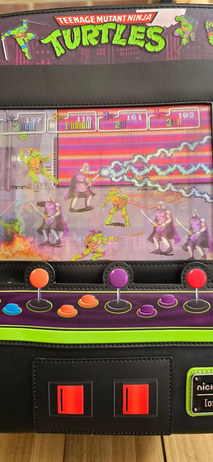 Sac à dos Loungefly Tortues Ninja - 40th Anniversary Vintage Arcade - photo numéro 3