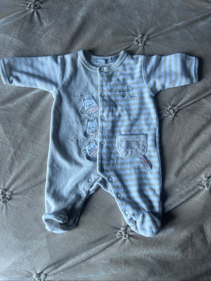 3 pyjamas - photo numéro 3
