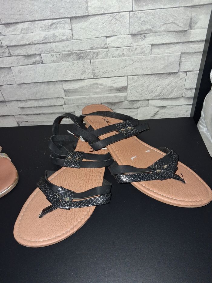 Lot de deux paires de sandales - photo numéro 3