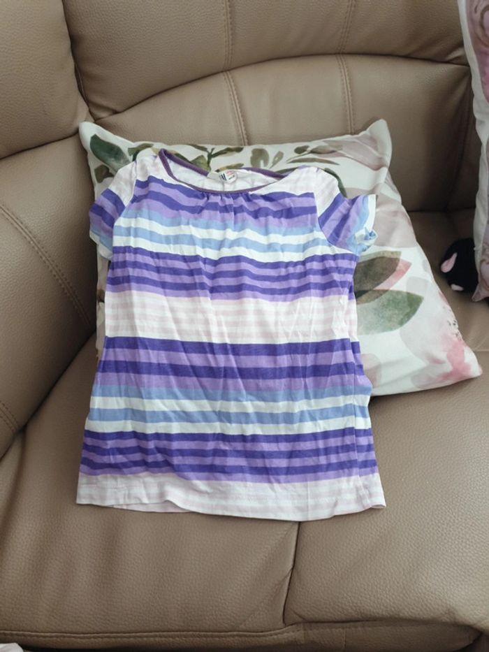 Tshirt neuf 6 ans