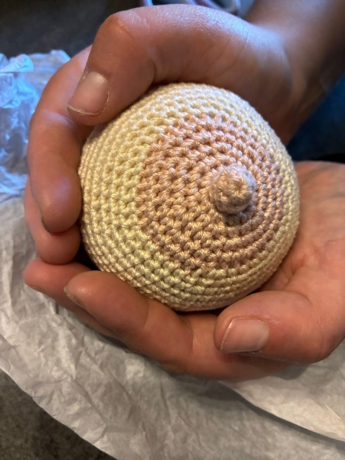 doudou seins au crochet