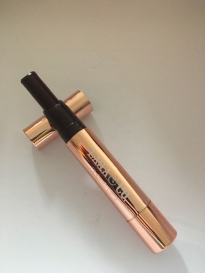 Rouge à lèvres rouge Laqa & Co neuf