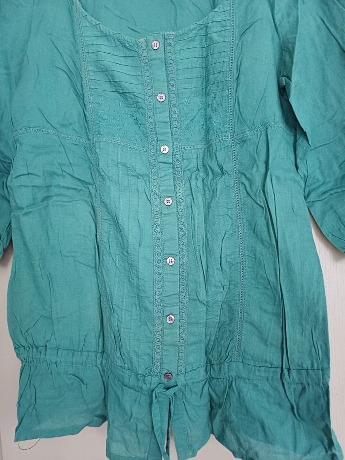 Chemise taille 2 - photo numéro 3