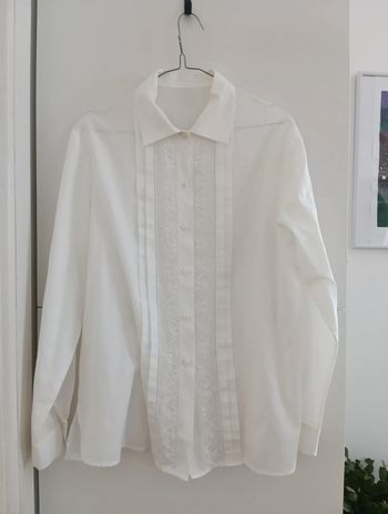 Chemise blanche vintage
Manches longues,