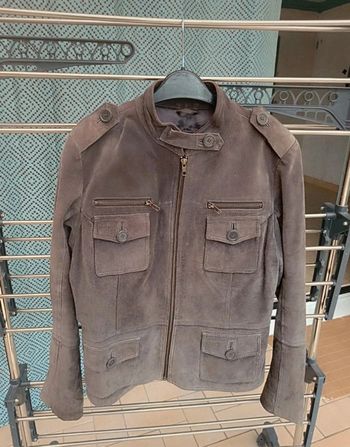 Blouson en croûte de cuir zippé gris T.42