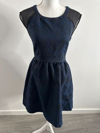 Robe en dentelle marine et noire T38