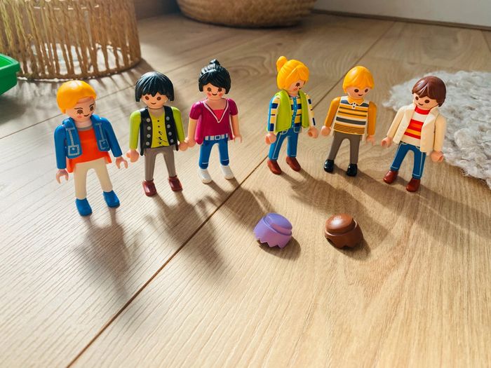 Lot 6 personnages playmobil