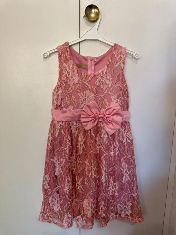 Robe à dentelle rose - photo numéro 3