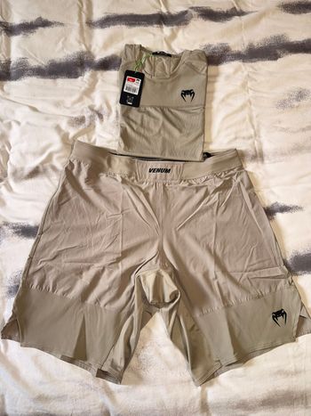 Ensemble Venum G-Fit Air Sable – Rashguard & Fightshort MMA – Neuf XL