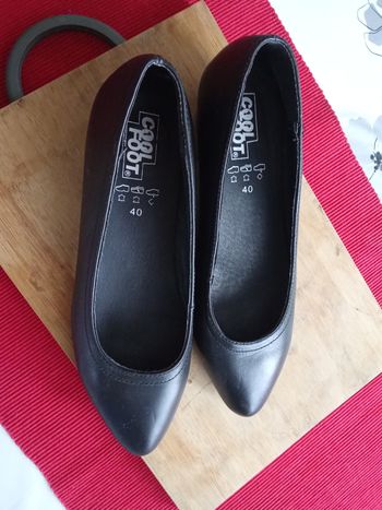 Belle chaussure simple et élégante