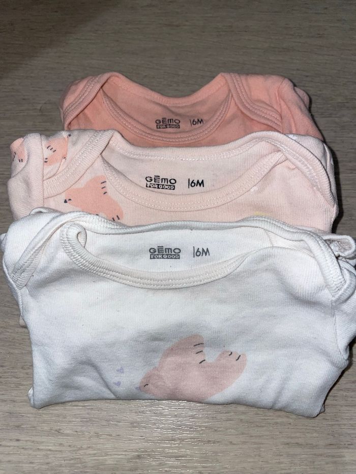3 bodies bébé fille 6mois