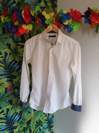 Chemise cintrée détails bleus