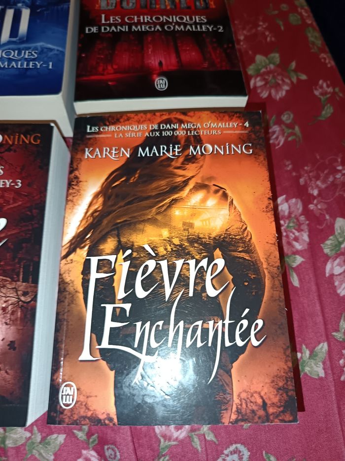 Lot chroniques de Dani mega O'Malley - photo numéro 5