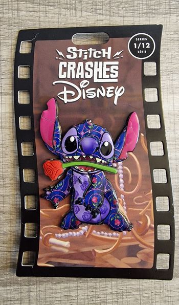 Pin's Disney Stitch Crashes 1/12 - La belle et la bête