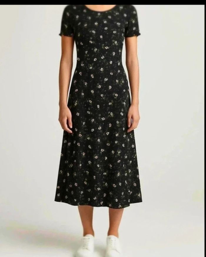 Robe Longue Fleurie – Collection Divided by H&M