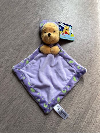 Doudou violet Winnie l’ourson neuf avec étiquette