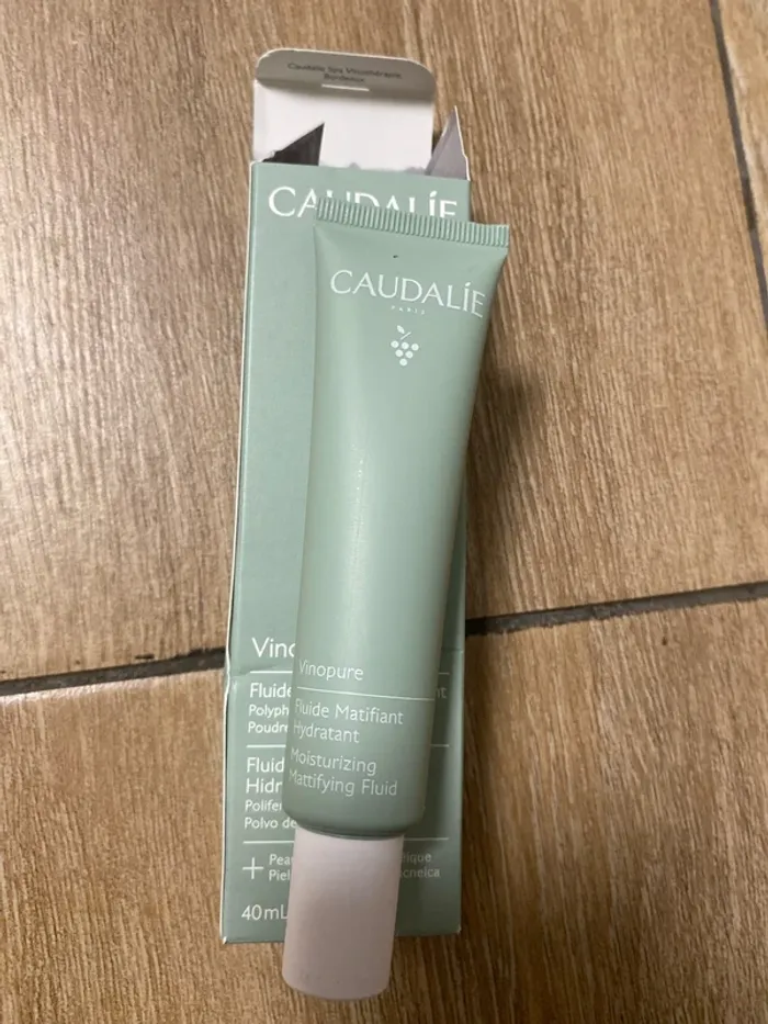 Fluide matifiant hydratant Caudalie - photo numéro 3