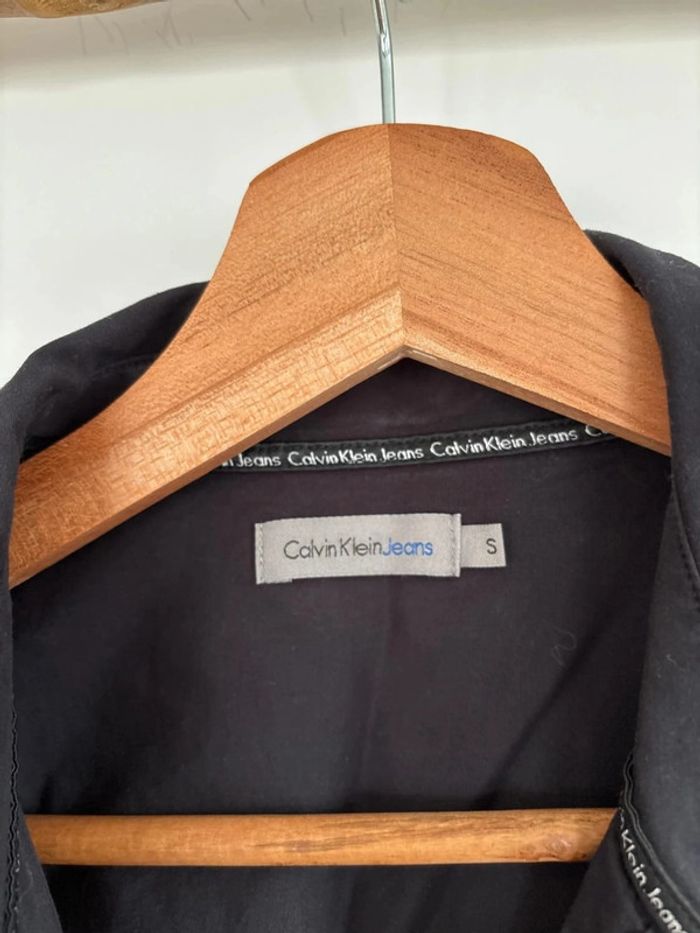 Chemise noire sans manche Calvin Klein taille S - photo numéro 4