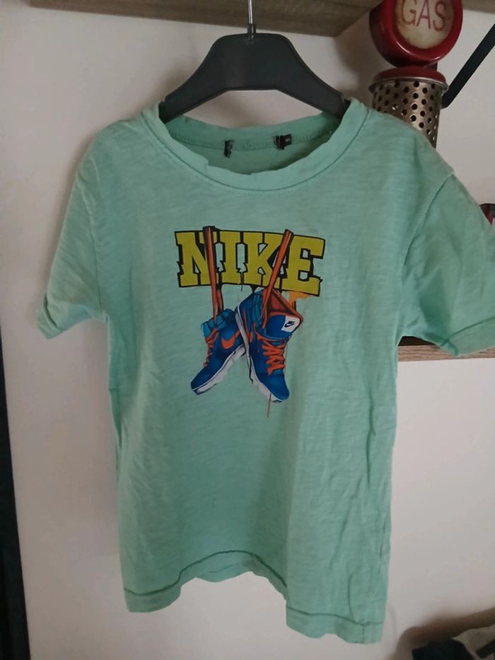 T-shirt taille 8 ans