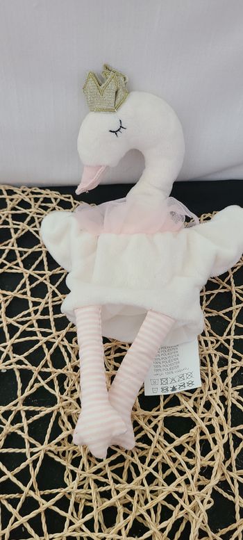 Doudou Cygne marionnette rose blanc rayé Maisons du Monde