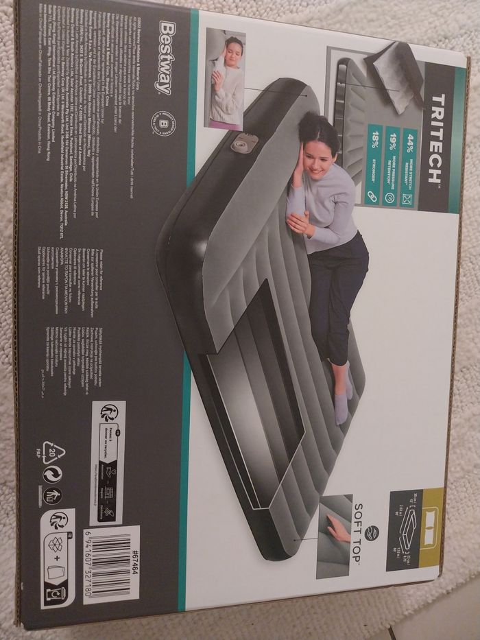 Matelas gonflable 2 places avec une pompe électrique intégrée