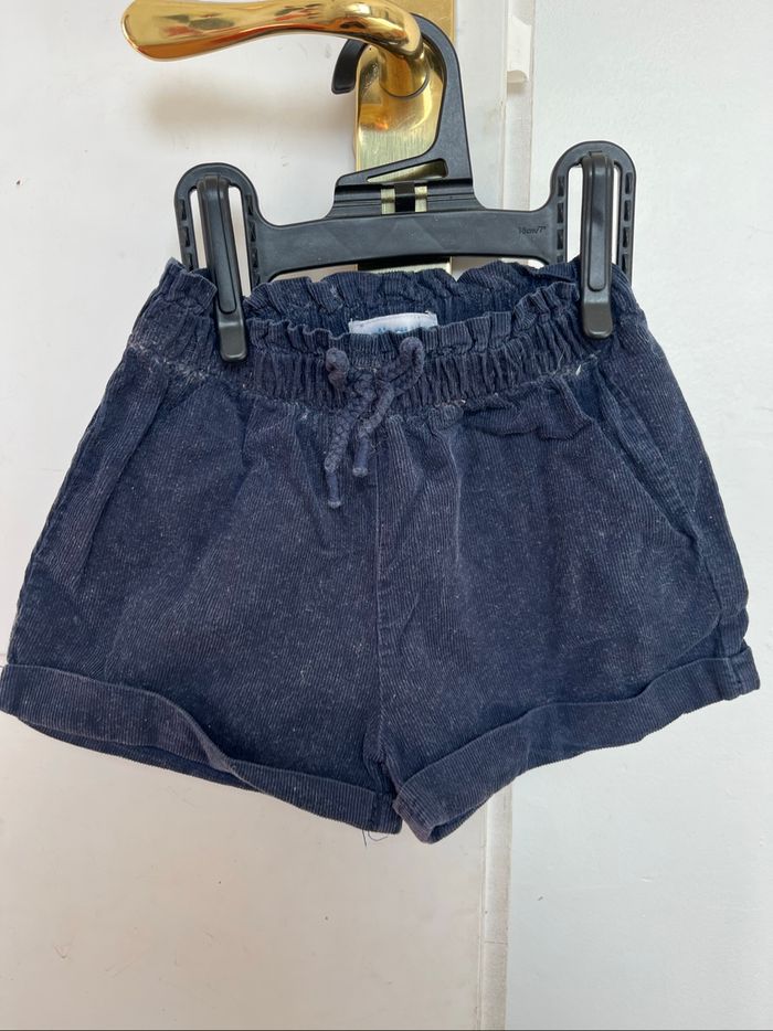 Short Vertbaudet bleu à marine velours 2A TBE - photo numéro 2