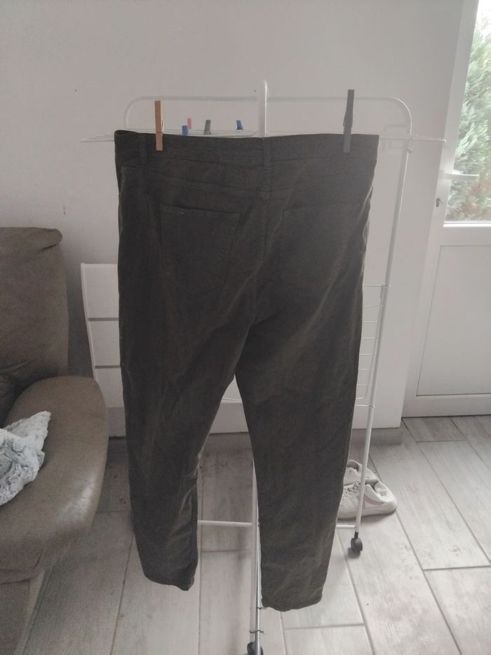 Jean kaki taille 46 - photo numéro 2