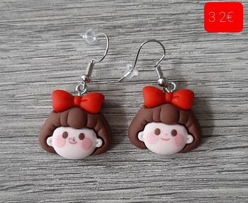 a vendre boucles d'oreilles.neuves emballees