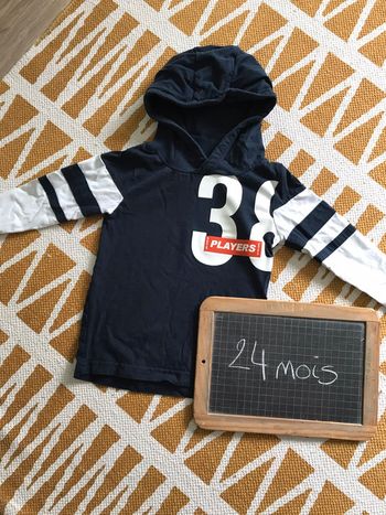 Sweat manches longues capuche