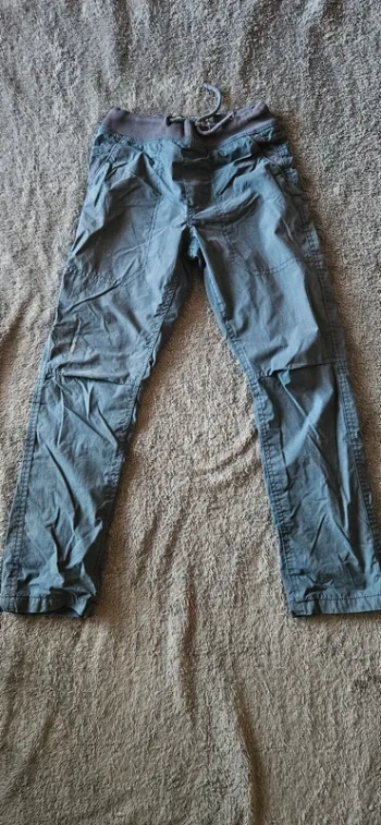 Pantalon 9/10 ans souple mais chaud