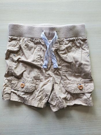 Short beige kiabi 18 mois