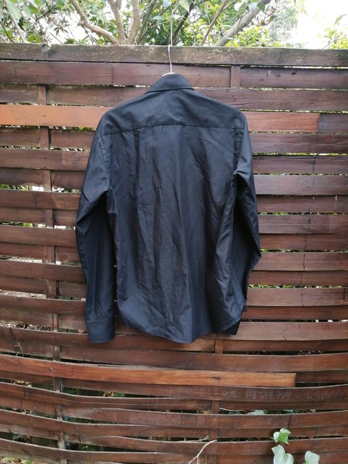 Chemise noire à carreaux rouges - photo numéro 5