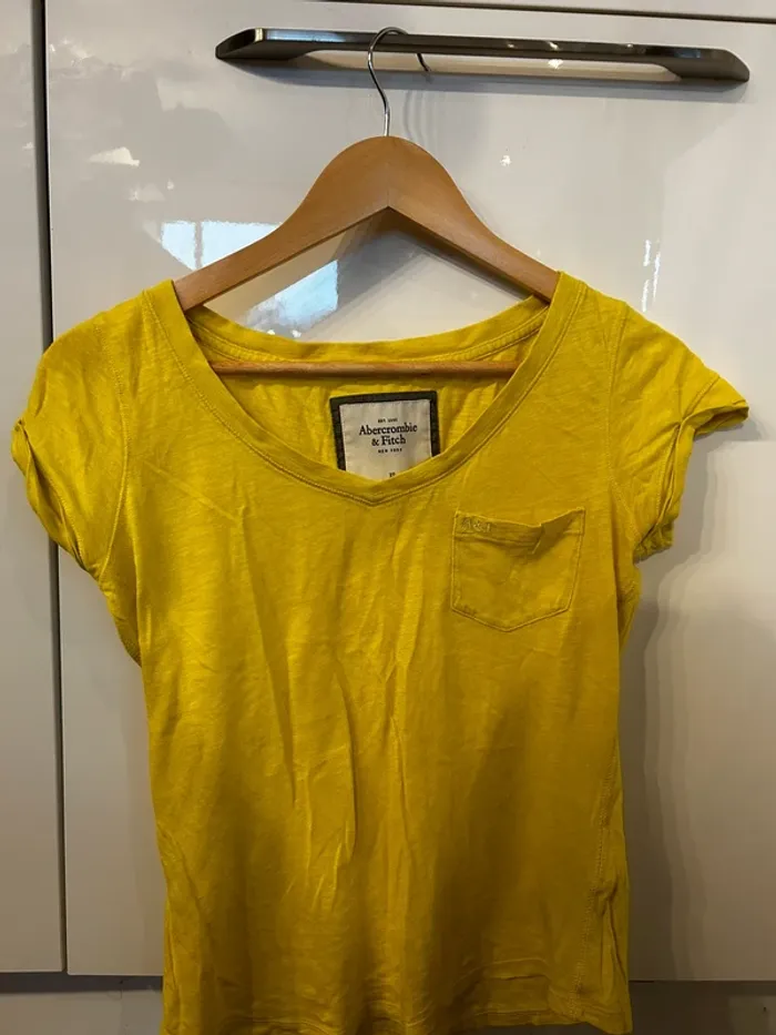 TEE shirt abercrombie jaune taille ce