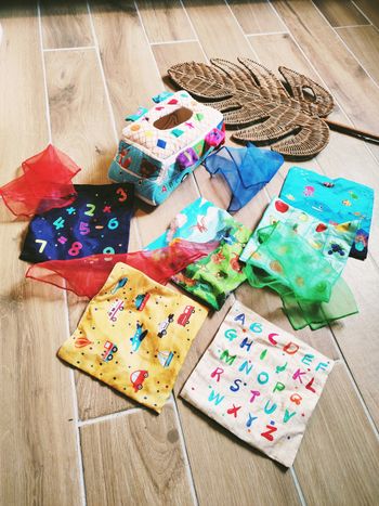 🚚Jeu d'éveil sensoriel - Bus d'activité /Boîte à mouchoirs sensorielle