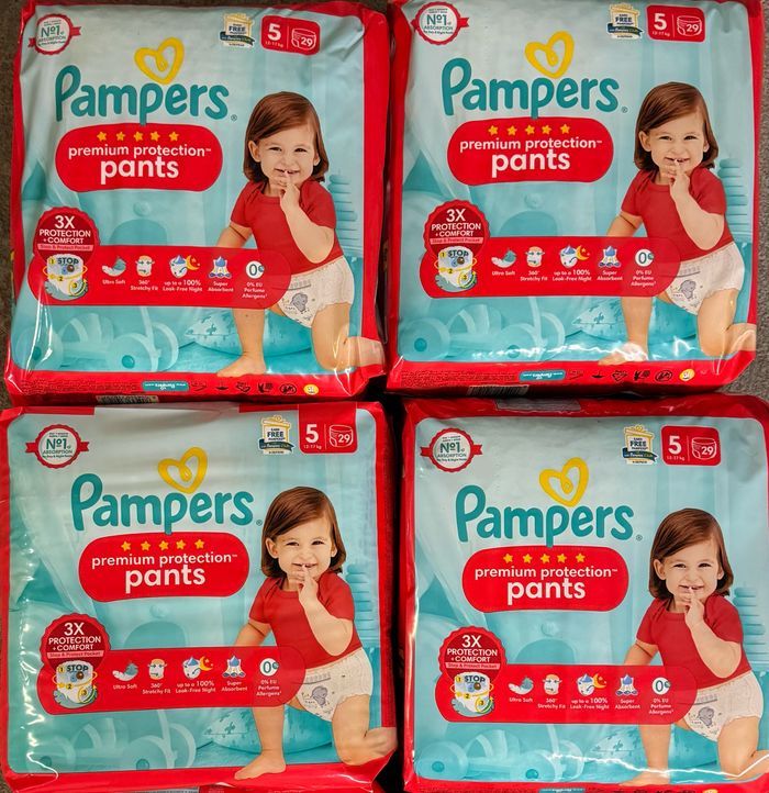 Lot de 4 paquets de couches Pampers Premium Pants taille 5 (116 couches)