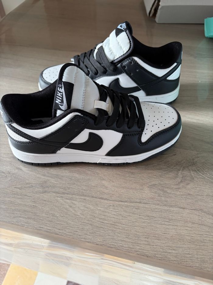 Dunk noir 38.5 neuf 