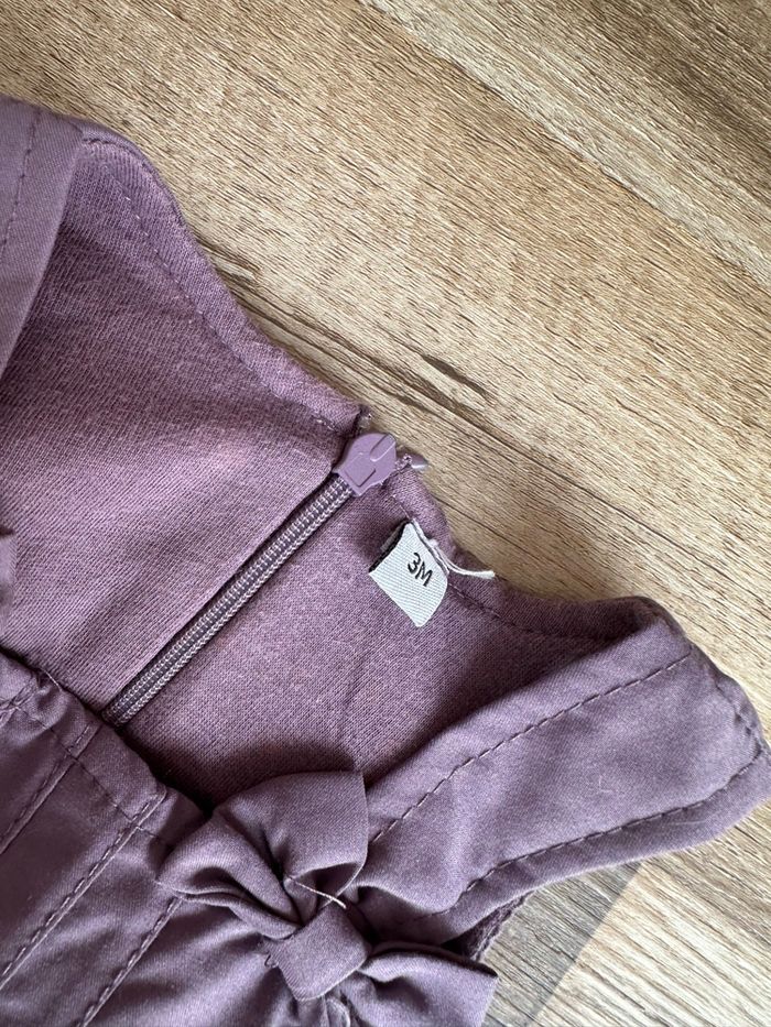- Robe (F) - 3 mois - Très bon état - photo numéro 2