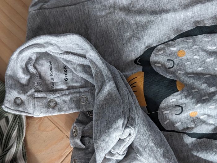 Lot veste + tee-shirt manches longues bébé 6mois - photo numéro 4