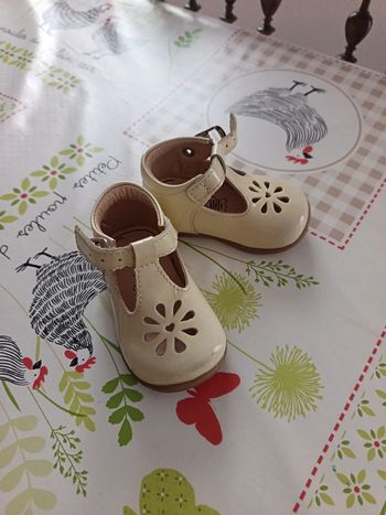 Chaussure bébé taille 17 cuir gémo