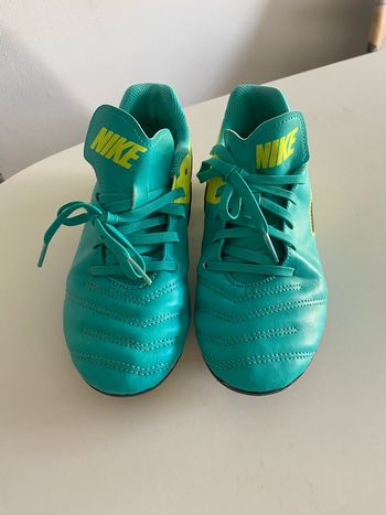 Crampons Nike Tiempo 