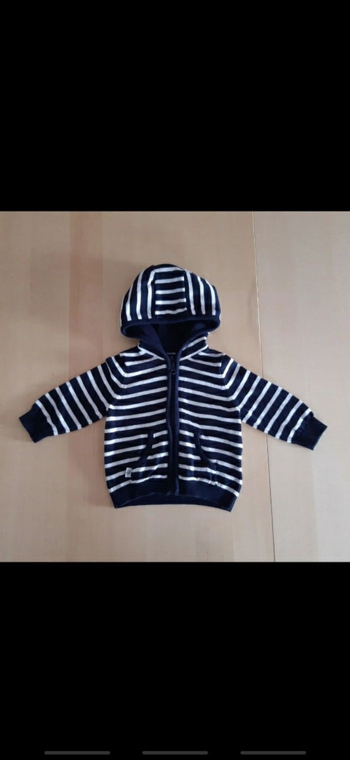 Gilet à capuche kiabi 6 mois