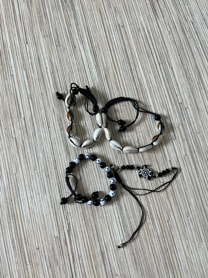Lot bracelets