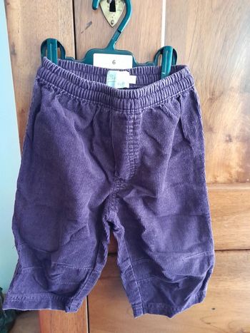 Pantalons violet et gris