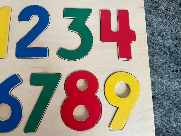 Puzzle en bois chiffres - photo numéro 2