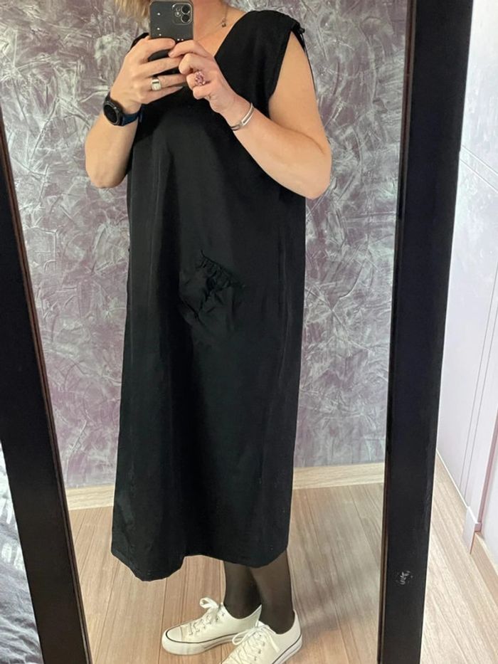 Superbe robe longue noire généreuse - photo numéro 3