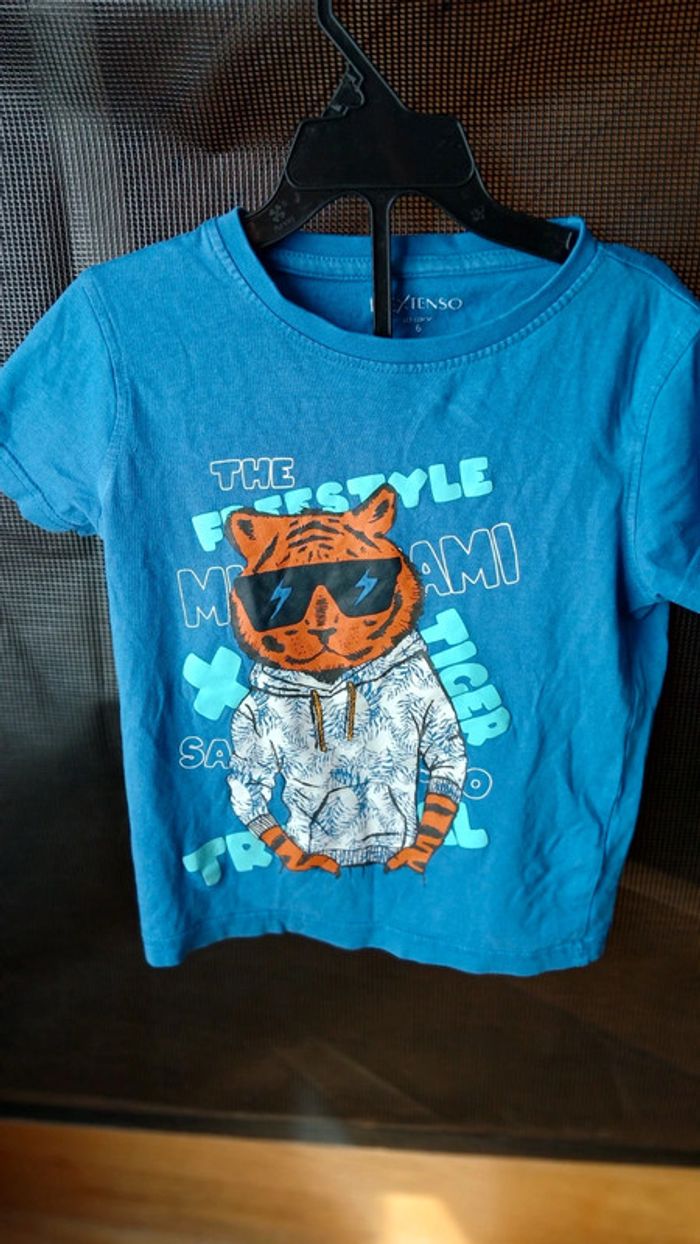 T-shirt