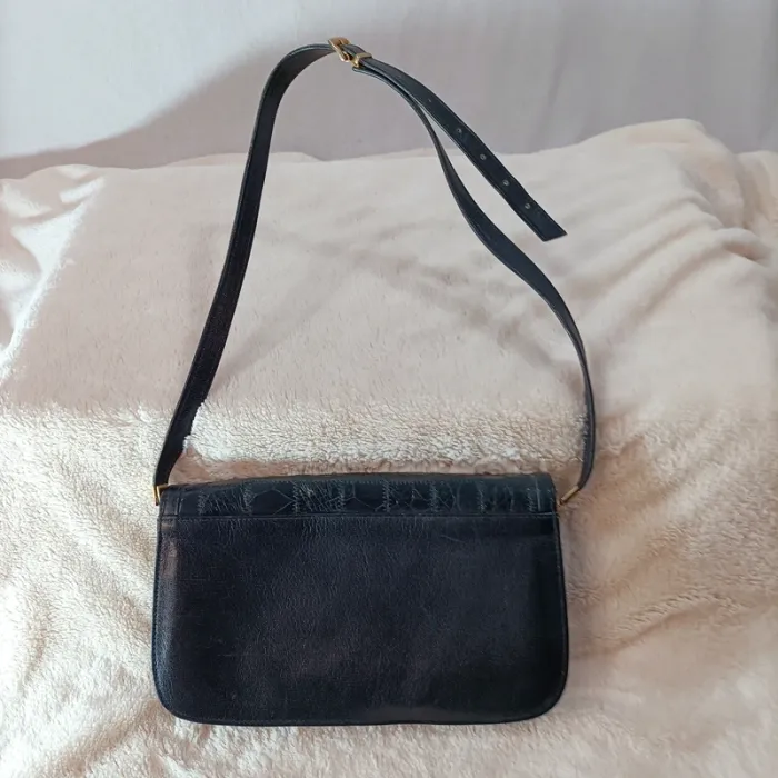Sac à main vintage noir cuir croco et boucle dorée réglable format épaule S051 - photo numéro 2